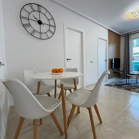 Del Cura With Balcony & Pool Apartamento Torrevieja